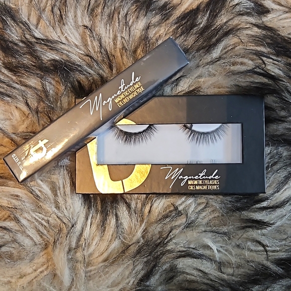 MAGNITUDE EYELINER AND EYELASHES BUNDLE MAGNETIC - Picture 2 of 5